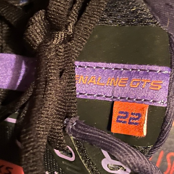 Brook’s Adrenaline Gts 22 - Picture 2 of 8